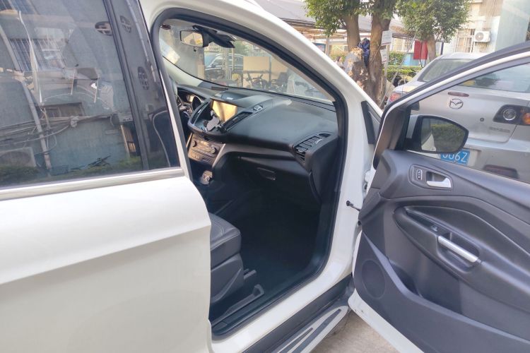 福特 翼虎 2019款 EcoBoost 180 两驱铂翼型 国VI局部细节9005