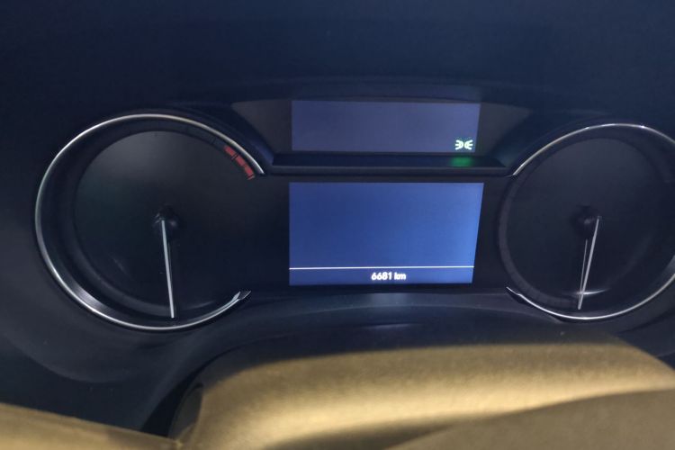 凯迪拉克CT4 2023款 28T 豪华型中控内饰14