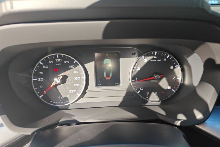 名爵 MG5 2023款 180DVVT 手动风尚版中控内饰14