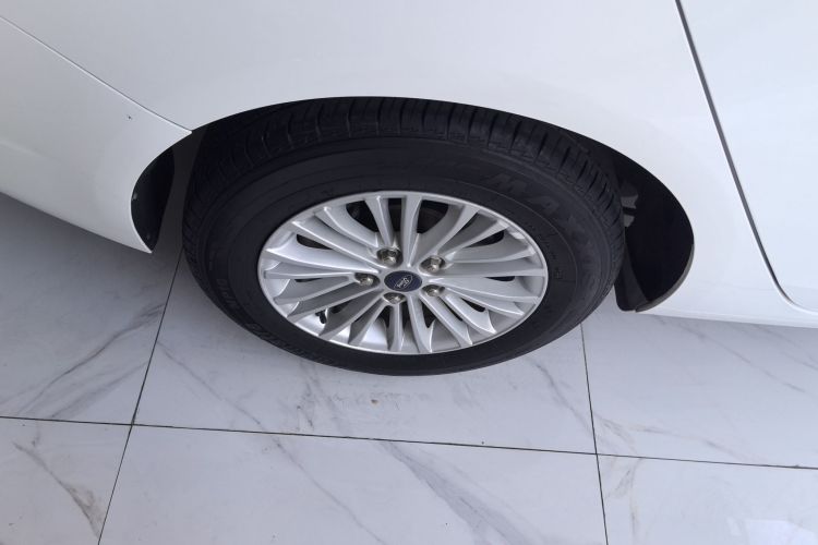 福特 福睿斯 2015款 1.5L 自动舒适型车身外观6004