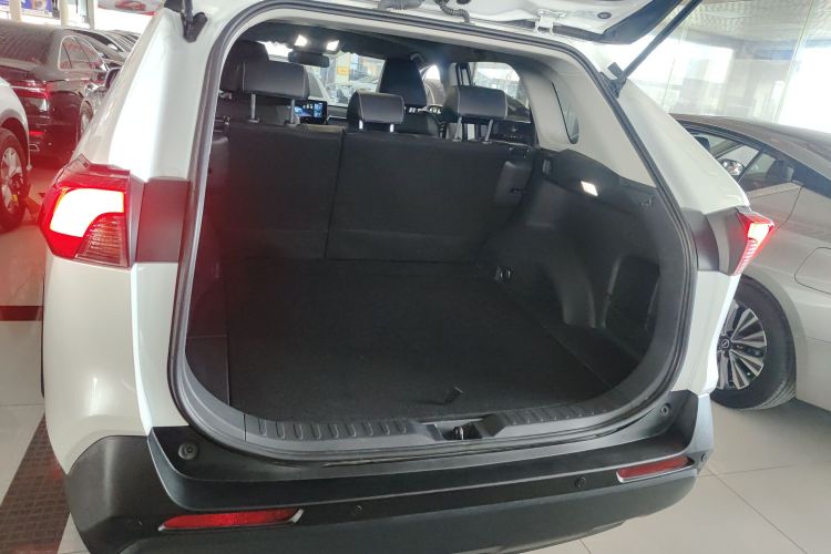 丰田 RAV4荣放 2024款 2.0L CVT两驱都市版机舱底盘23