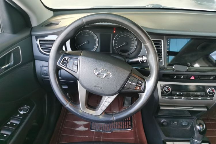 现代 名图 2014款 1.8L 自动尊贵型DLX中控内饰13