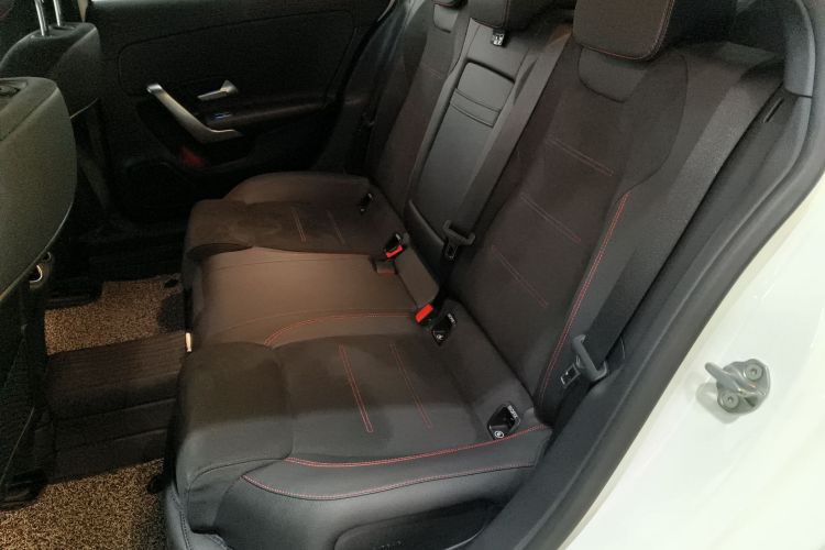 奔驰A级 2023款 A 200 L 时尚型中控内饰21