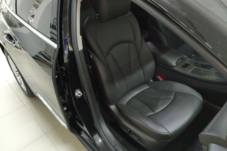 别克 君越 2018款 20T 精英型中控内饰41