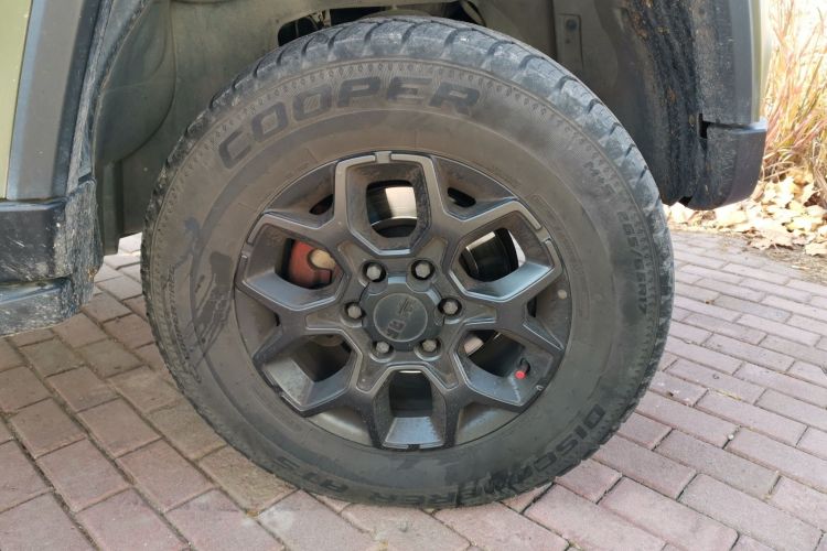 北京BJ40 2021款 2.0D 自动四驱刀锋英雄版侠客型车身外观10