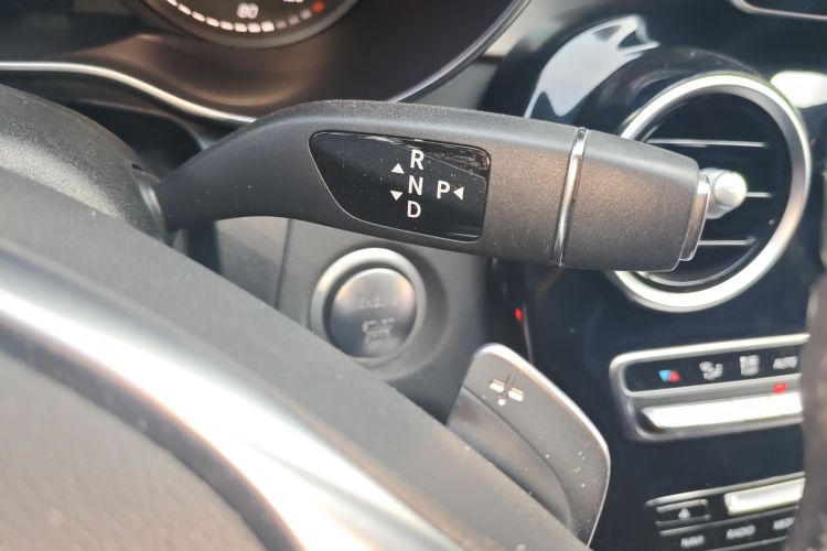 奔驰C级 2016款 C 200 运动版局部细节18