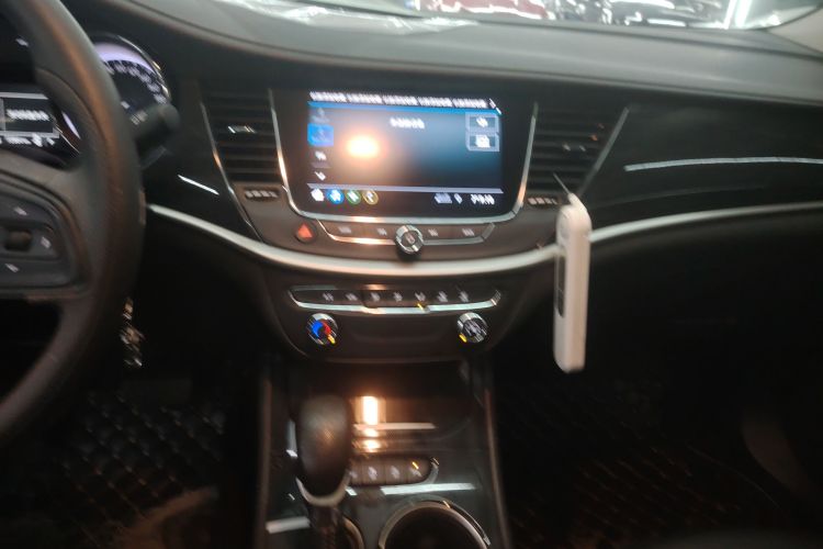 别克 威朗 2020款 20T CVT领先型中控内饰16