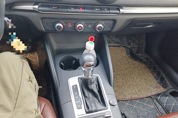 奥迪A3 2016款 Sportback 35 TFSI 领英型中控内饰18
