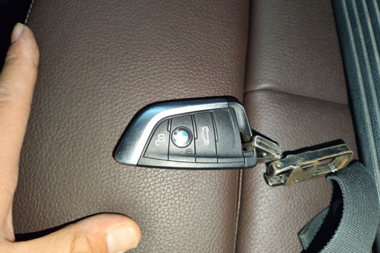 宝马X1 2019款 xDrive20Li 尊享型中控内饰11