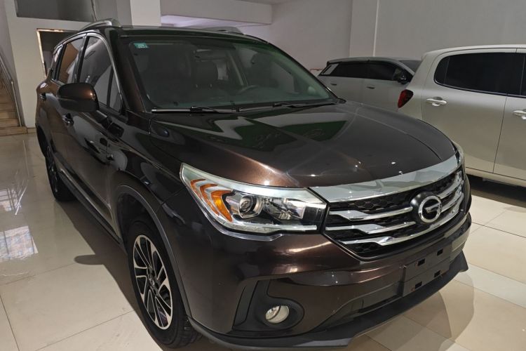 广汽传祺 传祺GS4 2017款 200T 手动两驱精英版车身外观3