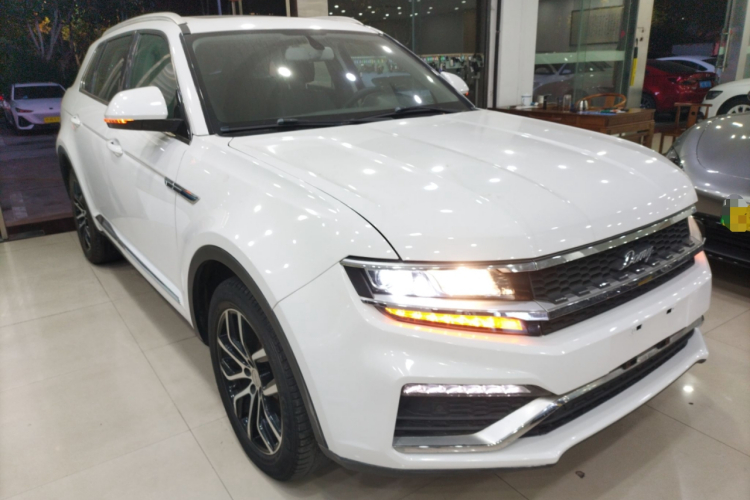 众泰 大迈X7 2017款 1.8T DCT尊贵型车身外观3