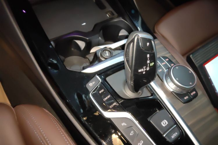 宝马X3 2020款  xDrive28i M运动套装中控内饰18