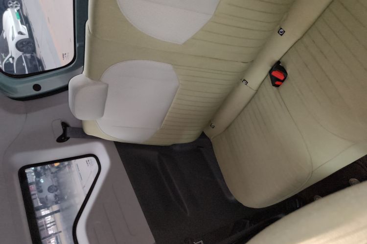 吉利银河 2024款 熊猫mini 200km 龙腾PRO版中控内饰7004