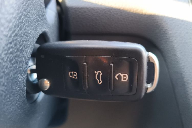 大众 桑塔纳 2016款 1.6L 手动风尚版中控内饰11