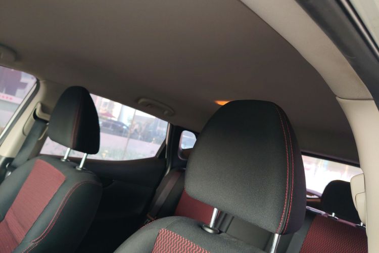 日产 逍客 2017款 2.0L CVT精英版 国V中控内饰22