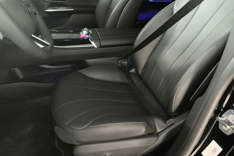 奔驰EQE 2025款 500 4MATIC 先锋版局部细节19