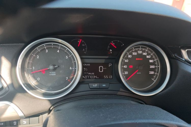 标致408 2018款 改款 350THP 自动豪华版中控内饰14