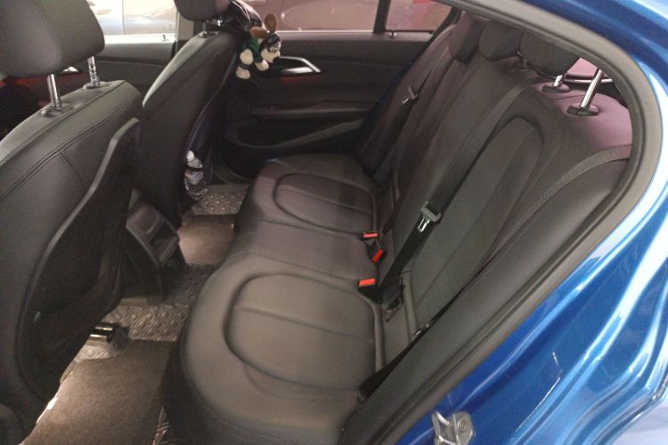 宝马1系 2018款 118i 运动型中控内饰21