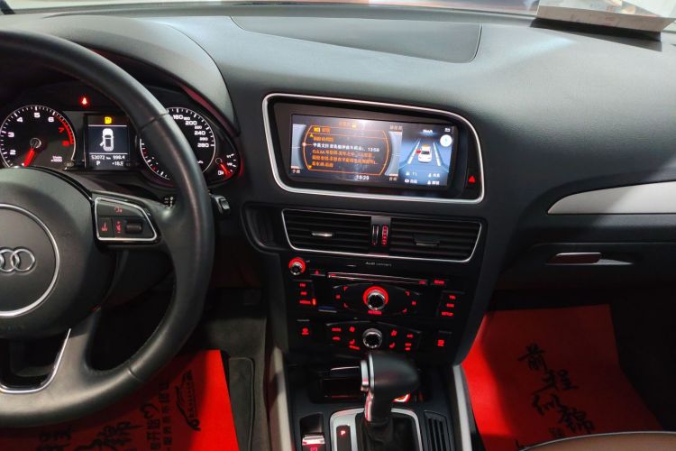 奥迪Q5 2017款 Plus 40 TFSI 进取型中控内饰16