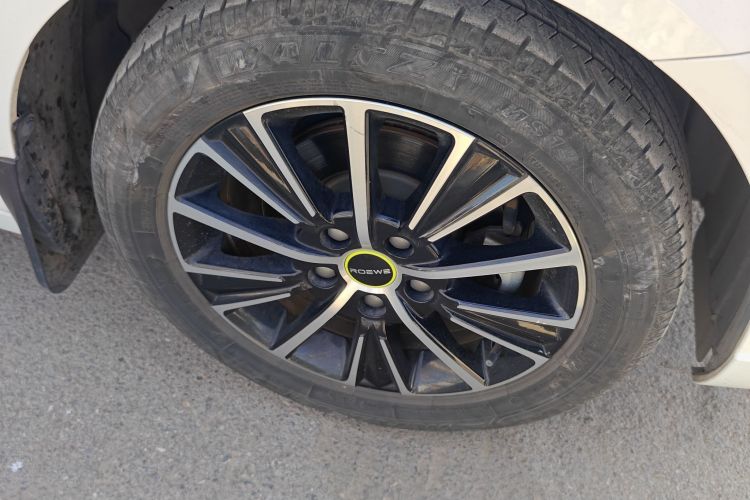 荣威i5 2021款 1.5L 手动铂金版车身外观10