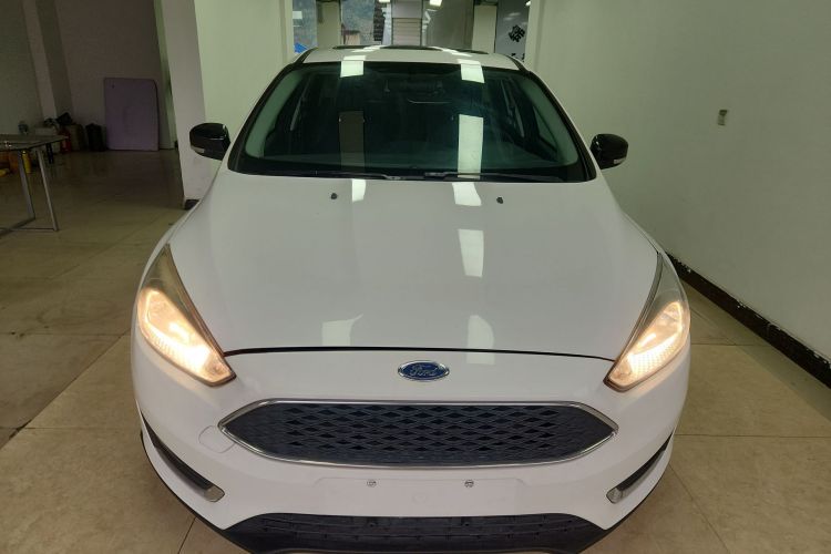 福特 福克斯 2017款 两厢 EcoBoost 125 自动超能风尚型智行版车身外观2