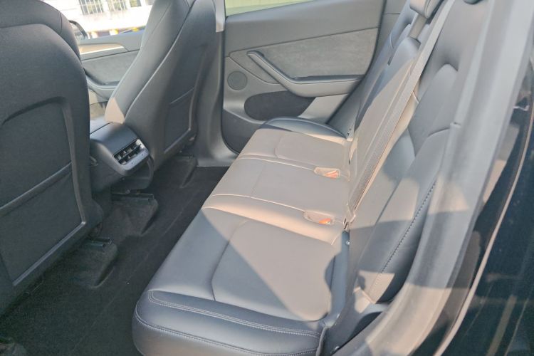 特斯拉 Model Y 2021款 标准续航后驱版中控内饰7004
