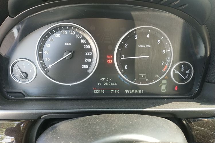 宝马5系 2017款 525Li 领先型中控内饰14