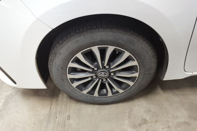 丰田 卡罗拉 2017款 改款 1.2T S-CVT GL-i车身外观6007