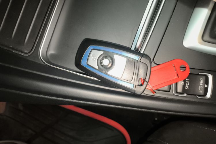 宝马3系 2018款 320i M运动套装中控内饰11