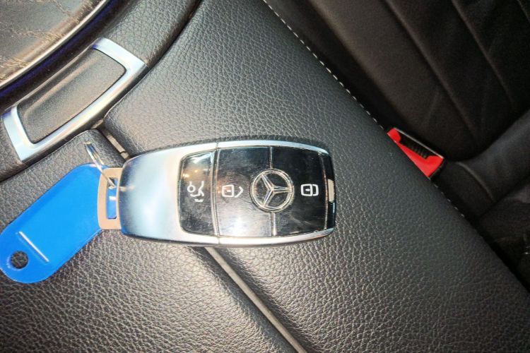 奔驰E级(进口) 2020款 E 260 轿跑车中控内饰11