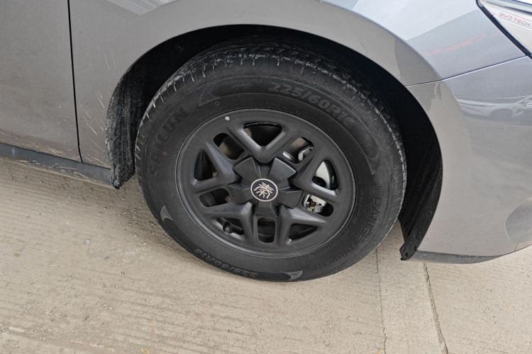 比亚迪 秦PLUS 2025款 DM-i 智驾版 55KM领先型车身外观10