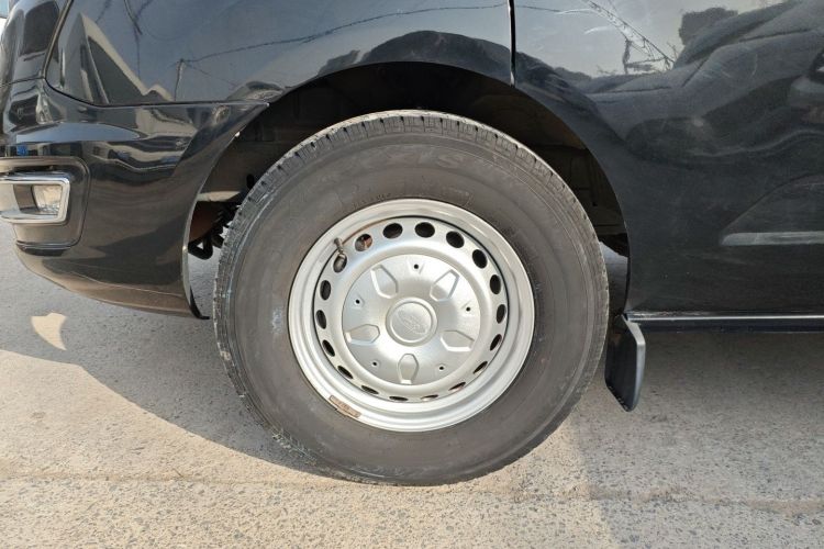 福特 全顺 2019款 2.0T柴油多功能商用车中轴中顶6座国VI车身外观6007