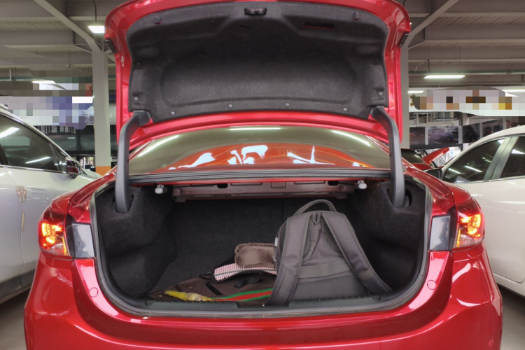 马自达 阿特兹 2018款 2.0L 蓝天豪华版 国V机舱底盘23