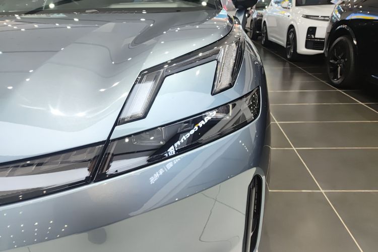 领克08 EM-P 2025款 220km 四驱性能Halo局部细节36