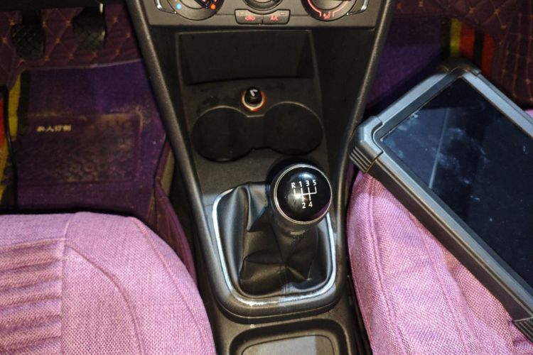 大众 Polo 2014款 1.4L 手动舒适版局部细节18