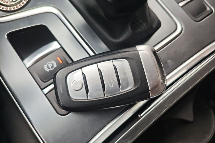 红旗H5 2022款 经典款 改款 1.5T DCT旗韵版中控内饰11