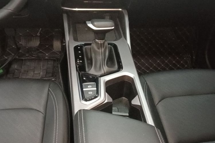 吉利汽车 帝豪 2023款 第4代冠军版 1.5L CVT豪华型中控内饰18