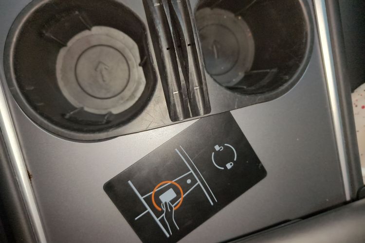 特斯拉 Model 3 2022款 后轮驱动版中控内饰11