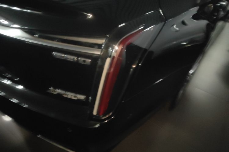 凯迪拉克CT6 2023款 28T 铂金型车身外观9