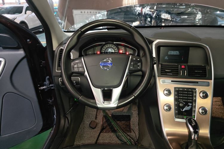 沃尔沃XC60 2017款 T5 AWD 智进版中控内饰13