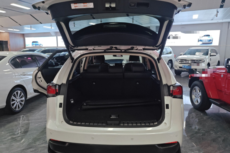 雷克萨斯NX 2015款 200 全驱 锋尚版机舱底盘23