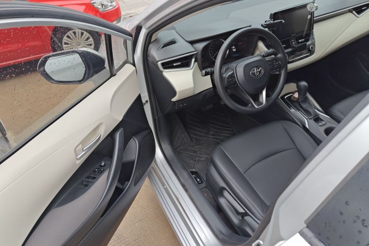 丰田 卡罗拉 2019款 1.2T S-CVT GL-i精英版中控内饰7003