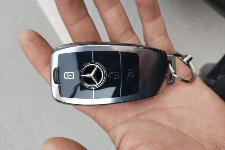 奔驰E级 2021款 改款 E 300 L 运动时尚型中控内饰11