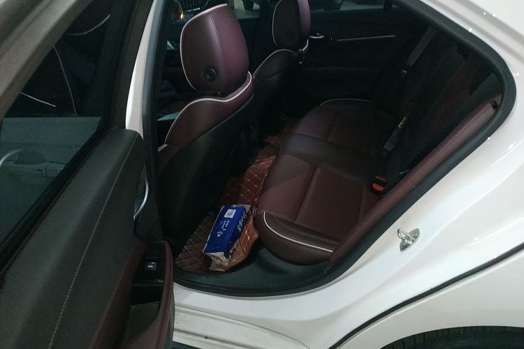 凯迪拉克CT4 2020款 28T 精英型中控内饰7004