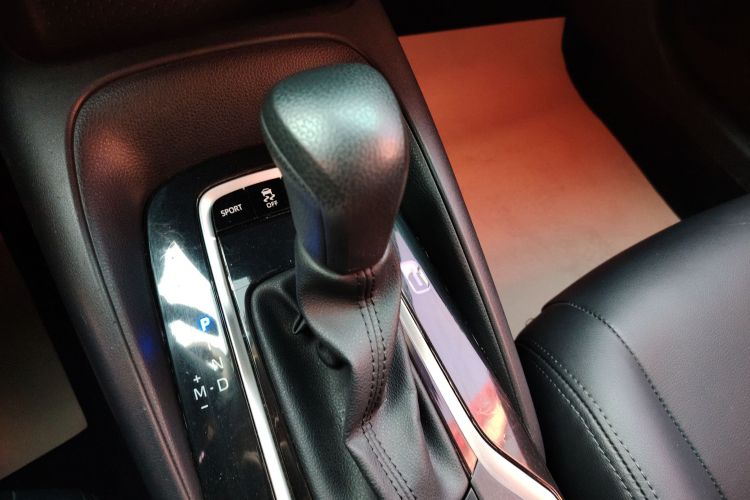 丰田 卡罗拉 2019款 1.2T S-CVT GL-i精英版局部细节18