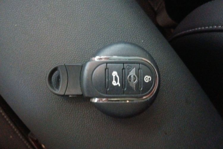 MINI Clubman 2021款 1.5T COOPER中控内饰11