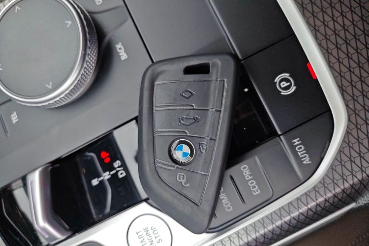 宝马3系 2023款 325Li M运动曜夜套装中控内饰11