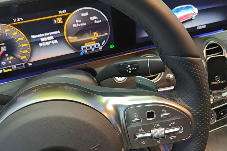 奔驰E级 2020款 改款 E 300 L 运动时尚型中控内饰18