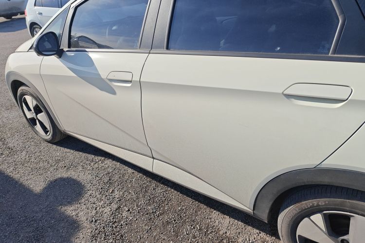 比亚迪 海豚 2023款 420km 时尚版车身外观4