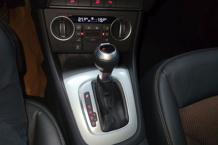 奥迪Q3 2018款 30周年年型 30 TFSI 时尚型局部细节18